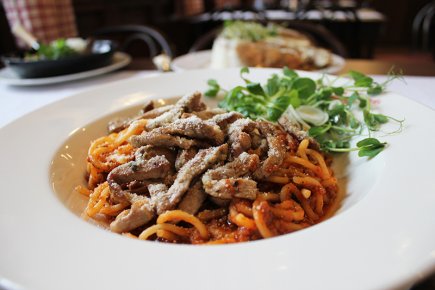 Arrabiata durum tészta sertéskaraj csíkokkal